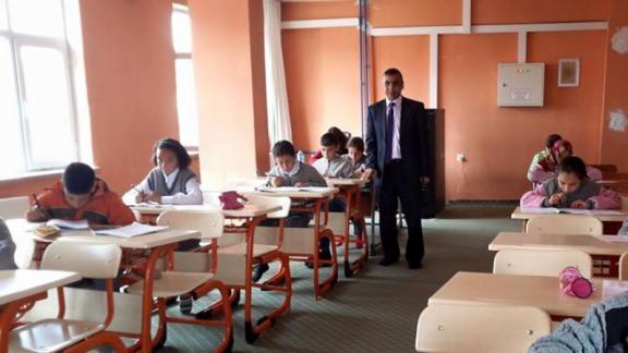Odak projesi kapsamında 5,6,7 ve 8. Sınıflarda yapılan Adana İl ortak sınavları okullar gezilerek denetlendi.